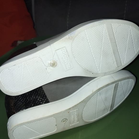 Boots - Picture 3 of 4